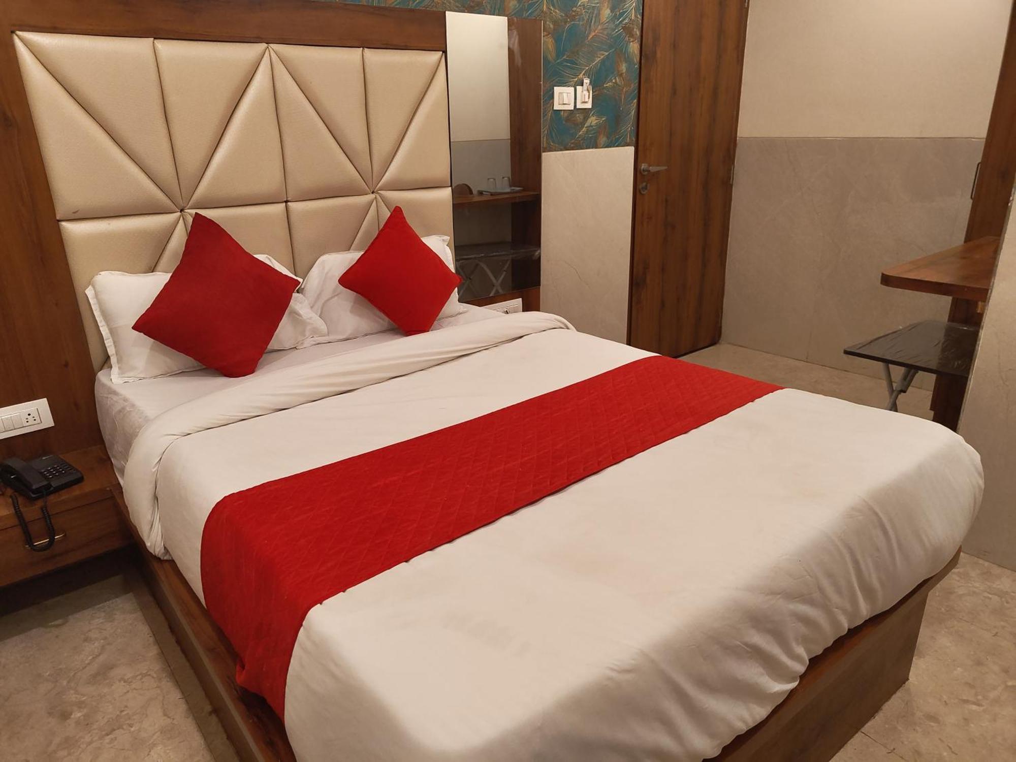 Hotel Dream Palace Residency - Near To Us Embassy Bkc Mumbai Exterior photo